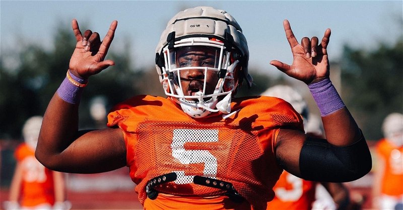 KJ Henry is all-in for another year at Clemson 