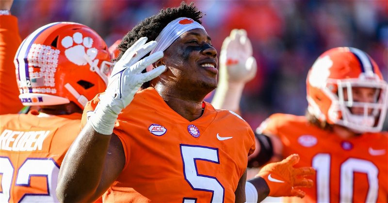 KJ Henry and the Tigers are seeking a return to the College Football Playoff this year. 