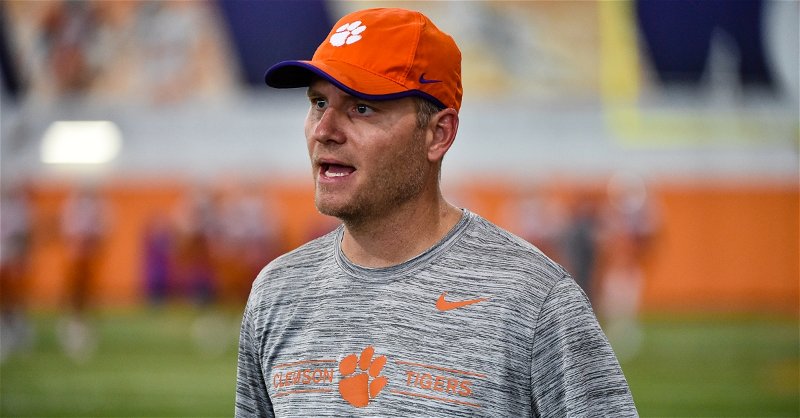 Clemson coach hailed as hero after helping rescue crews at scene of fatal wreck