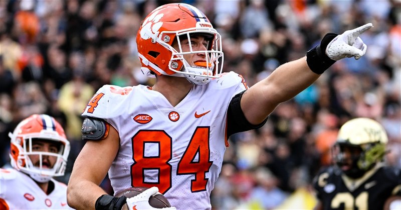 Davis Allen is rated the No. 9 tight end for the 2023 class by Pro Football Focus.