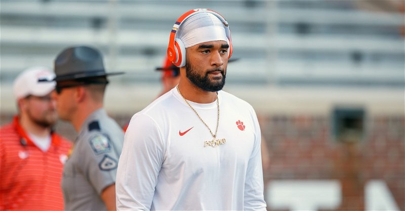 DJ Uiagalelei has helped lead Clemson to an 8-0 record this season.