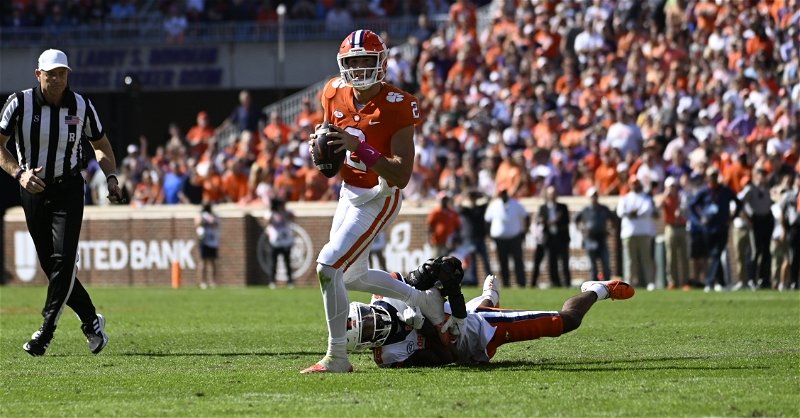 Klubnik comes off bench, helps lead Clemson to comeback win over Syracuse