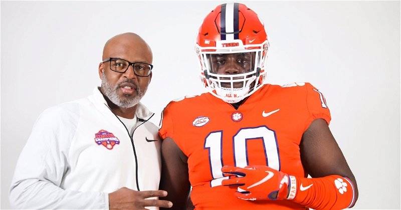 Elite Junior Day Early Recap: Clemson legacy earns full offer, QB stands out in hoops