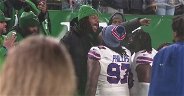 Shaq Lawson apologizes after pushing fan who was threatening teammates, families