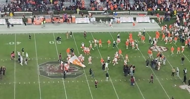 WATCH: Clemson players plant flag at midfield after win over Gamecocks
