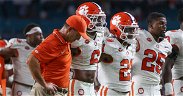 Swinney says he's sticking with Klubnik, details offensive line struggles