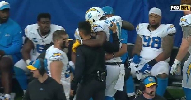 Mike Williams suffered an apparent knee injury in the Chargers game.