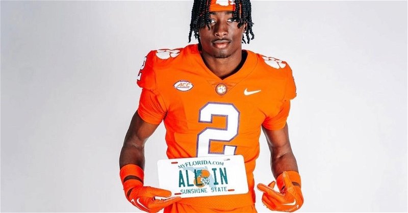 Tallahassee defensive back Ashton Hampton is Clemson's 15th commitment for 2024.