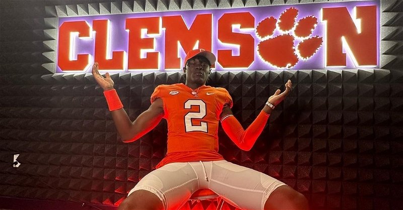 Clemson checks the boxes for top-rated rising junior QB