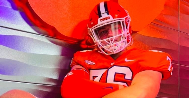 Early top Ohio offensive lineman Maxwell Riley checks out Clemson