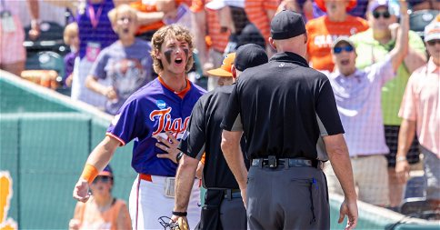 Gators walk off Tigers in wild 13th for Florida to advance to CWS in umpire-dominated game