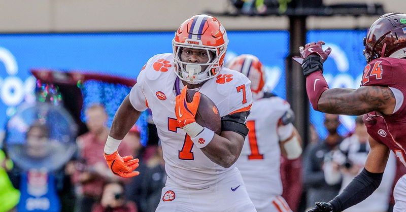 Clemson moved up two spots to No. 17 with the AP.