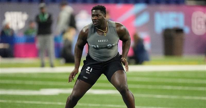 Ruke Orhorhoro may have worked into a Day 2 selection for the NFL draft.  (Photo: Kirby Lee / USATODAY)