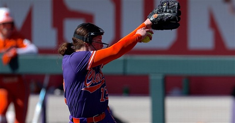 Valerie Cagle got the solo shutout in her first start of the season (file photo).