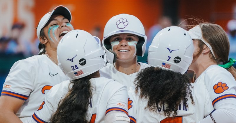 Clemson completed a sweep of UNC in primetime on Sunday. (Clemson athletics photo)