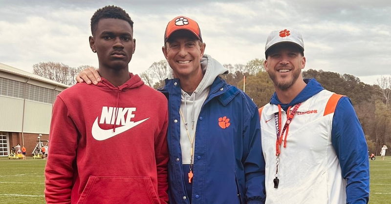 Dillon Alfred will now commit to either Clemson or Ole Miss on Friday.