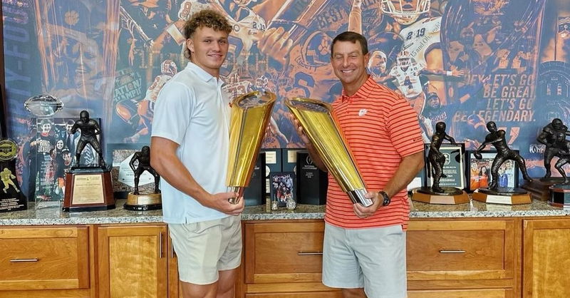 Four-star 2025 linebacker Logan Anderson committed to Clemson.